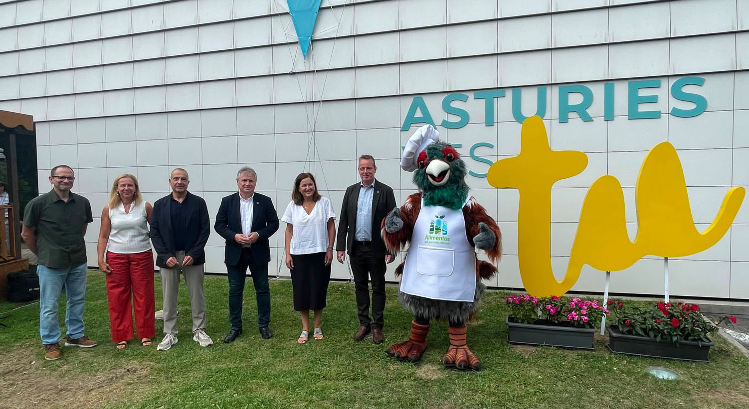 Comiḷḷón, la nueva mascota de Alimentos del Paraíso Natural.