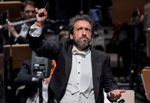Zapata Tenor ofrece una mirada diferente, junto a Oviedo Filarmonía, a canciones de Shakira, Serrat, Sabina o Camilo Sesto en «Gigantes»