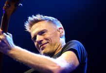 Bryan Adams actuará en Gijón en agosto de 2027