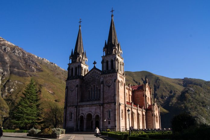 Basílica de Covadonga / Cuadonga